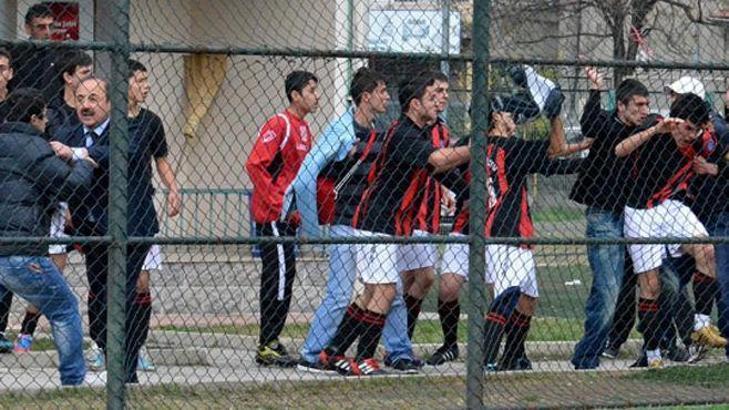 10 futbolcuya kırmızı kart!