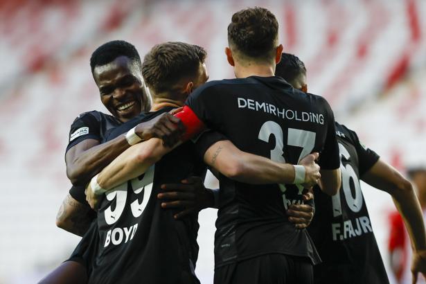 Sivasspor, yarın Konyaspor'u konuk edecek