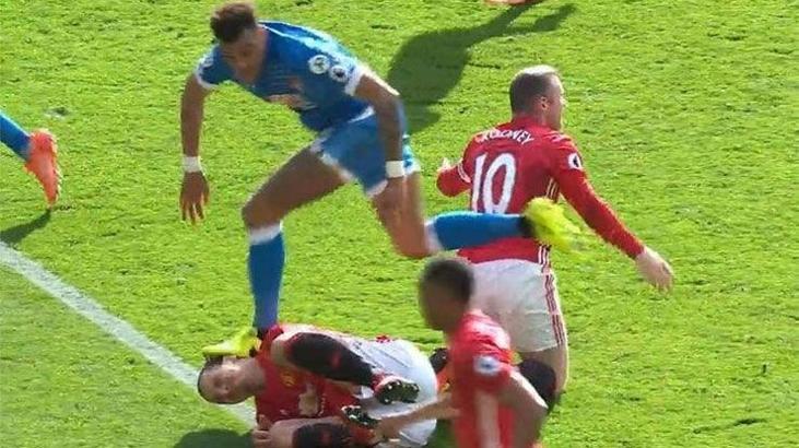Zlatan'ın kafasına bastı! 5 maç ceza yedi