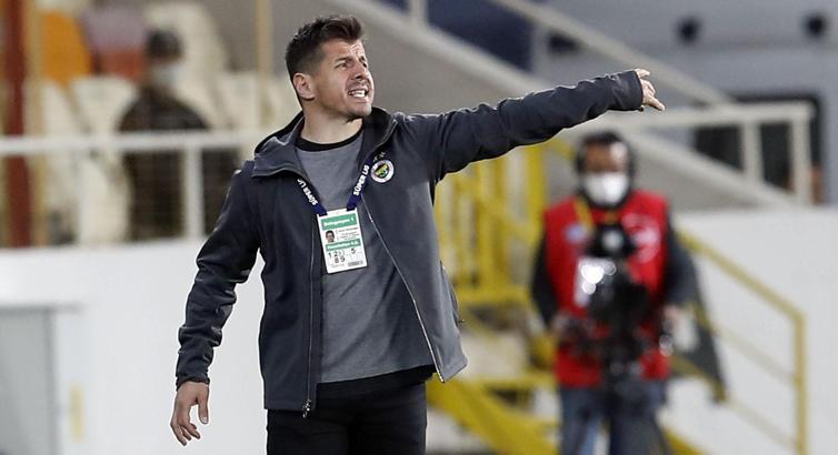 Fenerbahçe - Yeni Malatyaspor maçı sonrası Emre Belözoğlu'nda penaltı isyanı!