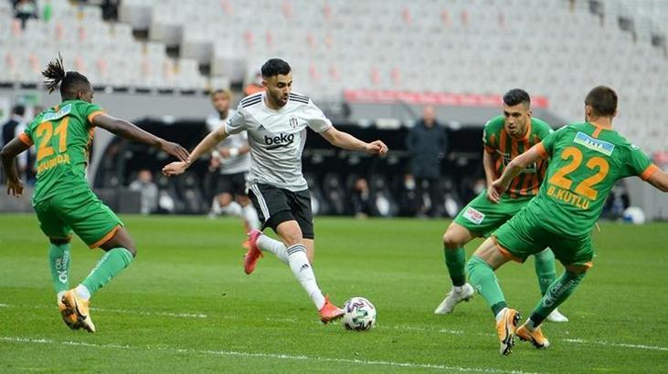 Beşiktaş 22 dakikada 3 kere direğe takıldı