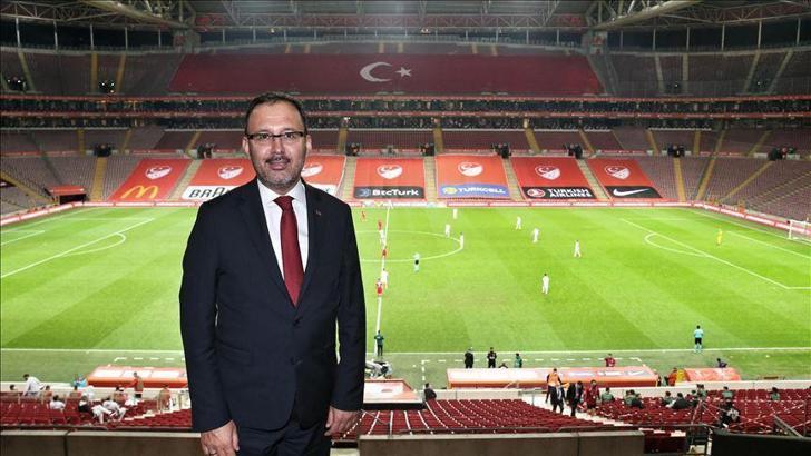 Gençlik ve Spor Bakanı Kasapoğlu: Hiçbir şekilde pes etmeyen, koşan bir takım var