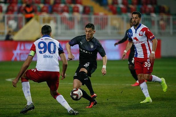 Altay ve Altınordu Süper Lig aşkına mücadeleye devam ediyor