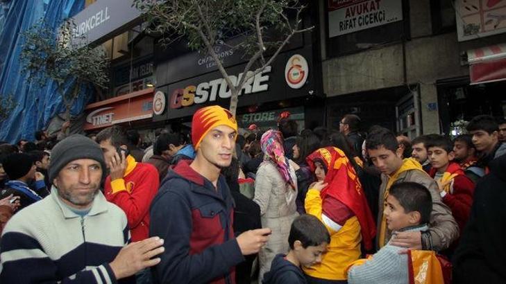 Elazığ'da izdiham