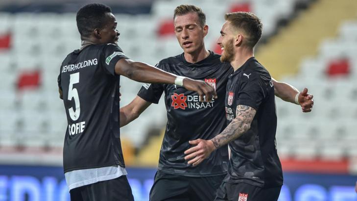 ÖZET | Antalyaspor - Sivasspor maç sonucu: 2-4