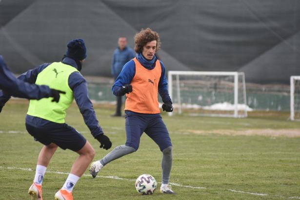 Erzurumspor'da Arvydas Novikovas antrenmana katılamadı