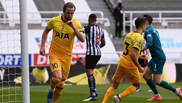 Newcastle'a 2 gol atan Tottenham'lı Kane, efsanelerin arasına girdi