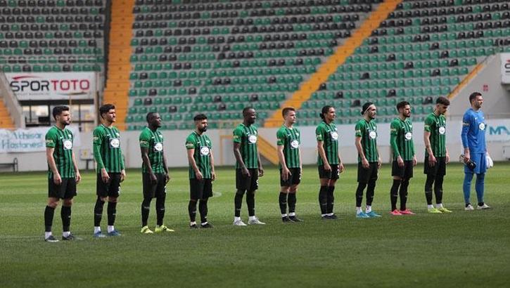Akhisarspor kurtuluş barajından uzaklaşıyor