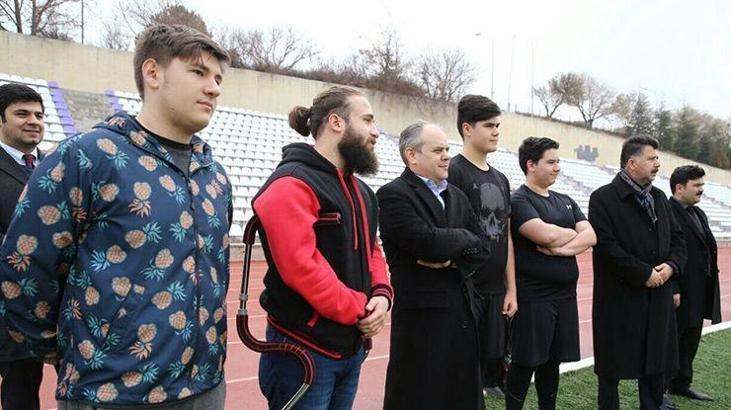 Bakan Kılıç'tan sporculara ziyaret!