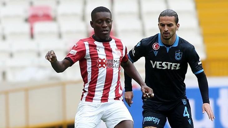 Trabzonspor'da Hüseyin Türkmen sağ bekte devam