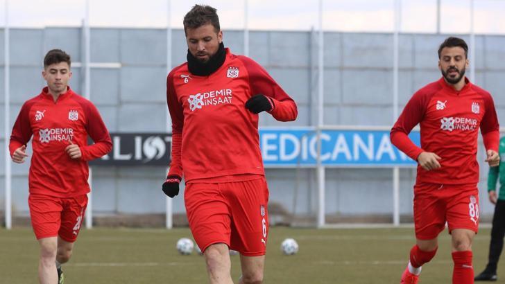 Sivasspor, Antalyaspor maçı hazırlıklarına ara vermeden başladı