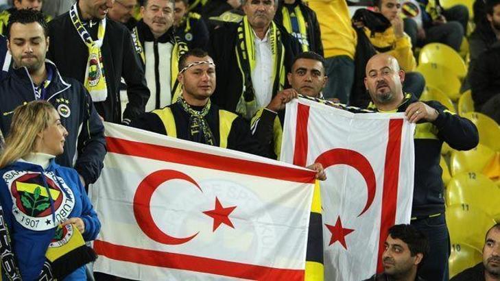 Kadıköy'de bayrak krizi