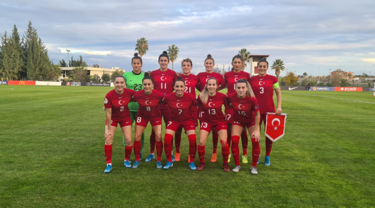 A Milli Kadın Futbol Takımı Riva'da kampa girecek