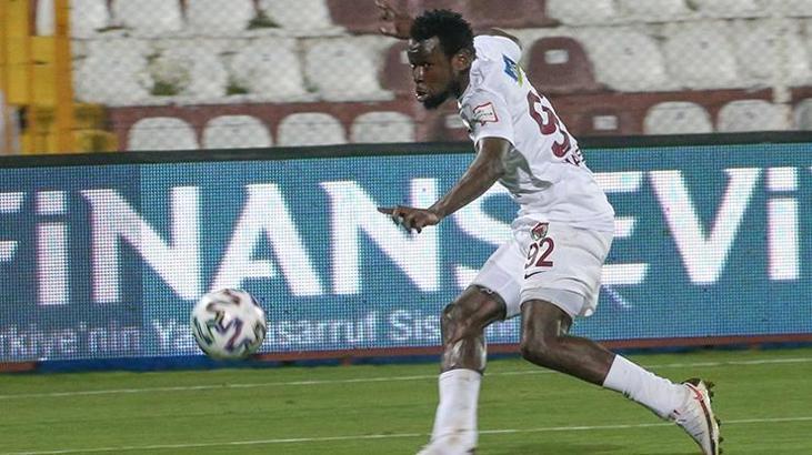 Galatasaray'a transferi gerçekleşmeyen Diouf, Hatayspor'u galibiyete taşıdı