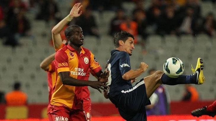 'Webo kendisini yere attı'