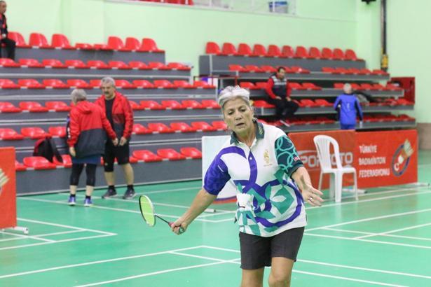 Masterlar ve Halk Badminton Cumhuriyet Kupası başladı