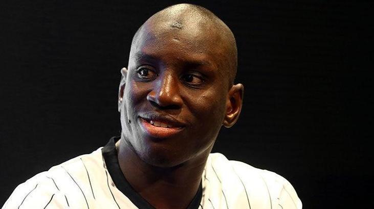 Demba Ba'dan mesaj var!