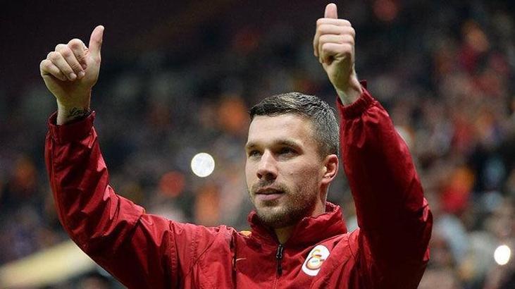 Lukas Podolski sürpriz adreste