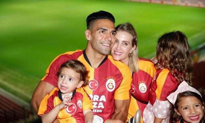 Falcao formayı giydi, sosyal medya tam anlamıyla yıkıldı!