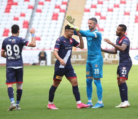 Süper Lig'de en çok kırmızı kart gören Antalyaspor ile Hatayspor