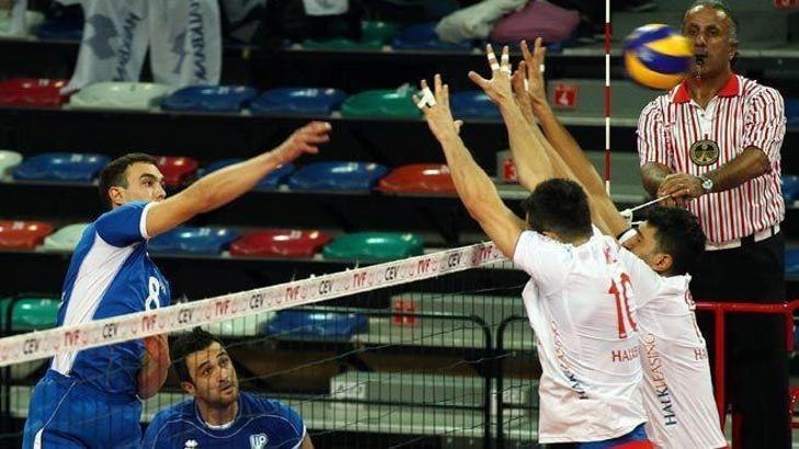 Halkbank sezona kötü başladı: 3-2