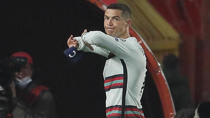 Ronaldo'yu çileden çıkaran hakem geri adım attı