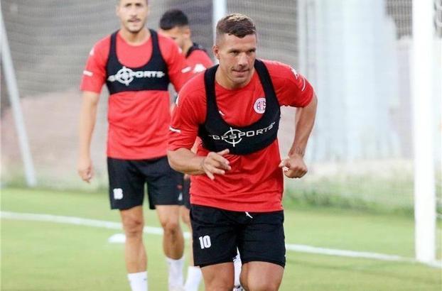 Antalyaspor'da Podolski sevinci