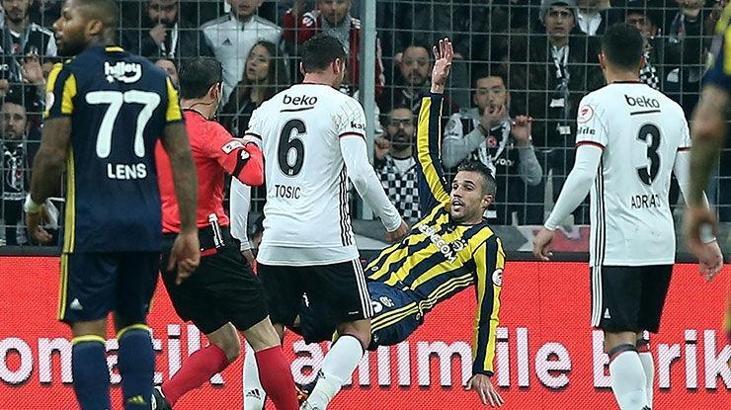 Van Persie, Şenol Güneş ve Dusko Tosic, PFDK'ya sevk edildi