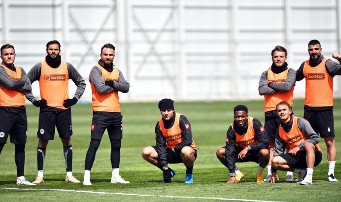 Konyaspor'da 2 oyuncu cezalı, 4 oyuncunun da sakatlığı sürüyor