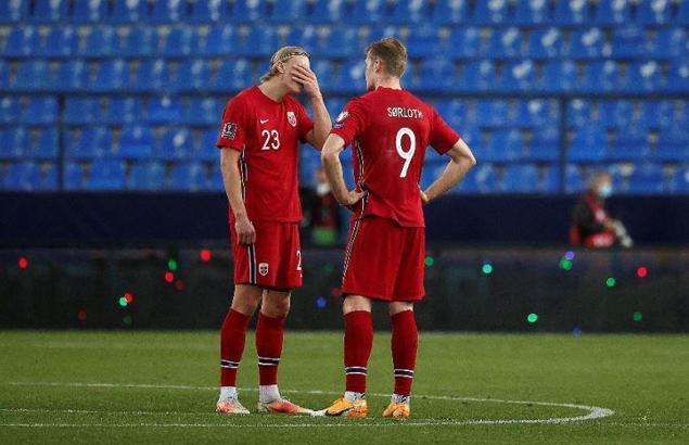 Alexander Sörloth ve Erling Haaland, Çağlar Söyüncü-Kaan Ayhan duvarına çarptı!