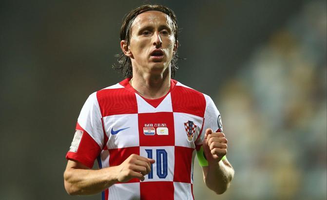 Luka Modric, Darijo Srna'yı solladı ve Hırvatistan tarihine geçti!