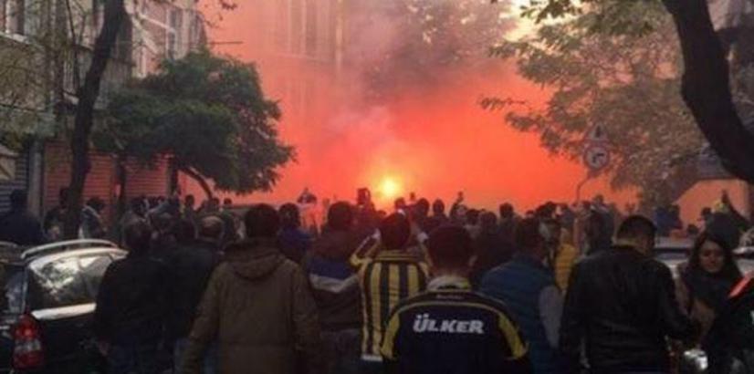 Derbi öncesi olay! Kadıköy'de yangın...