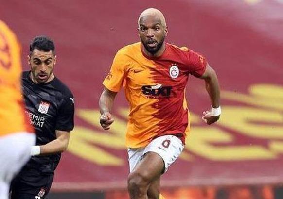 Ryan Babel şarkı çıkarıyor