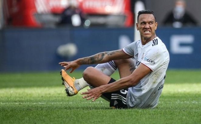Beşiktaş'ta Josef de Souza fırtınası! Gerçek bir savaşçı!