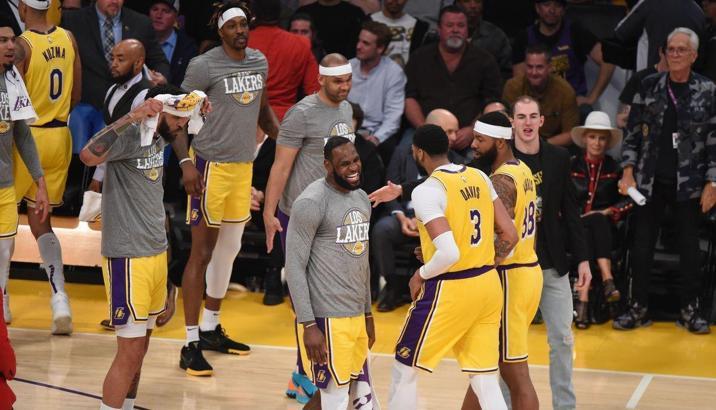 Lakers'ta iki oyuncunun corona virüsü testleri pozitif çıktı