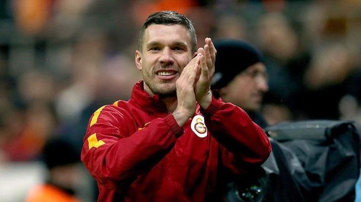 Podolski kararsızlığı sürüyor