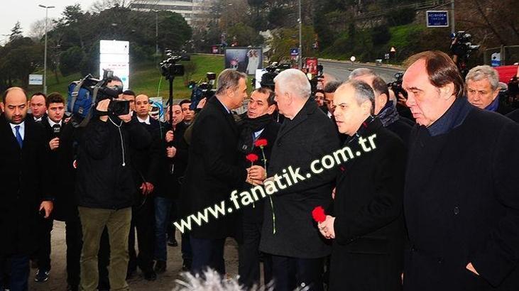 Bakan Kılıç ve kulüp başkanları Şehitler Tepesi'ne yürüdü