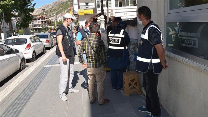 Amasya'da maske takmayan 392 kişiye 352 bin lira para cezası