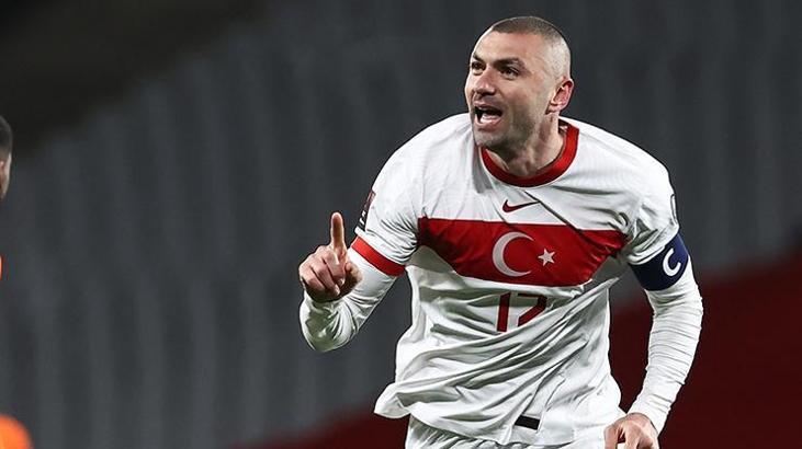 Burak Yılmaz Hollanda zaferinin mimarı oldu