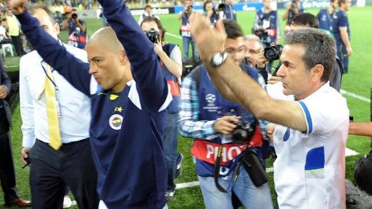'Aşağı tükürsen sakal...'