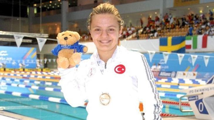 Milli yüzücüler finalde!