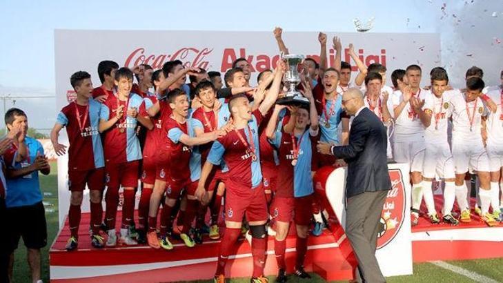 Akademide rakip M.P. Antalya