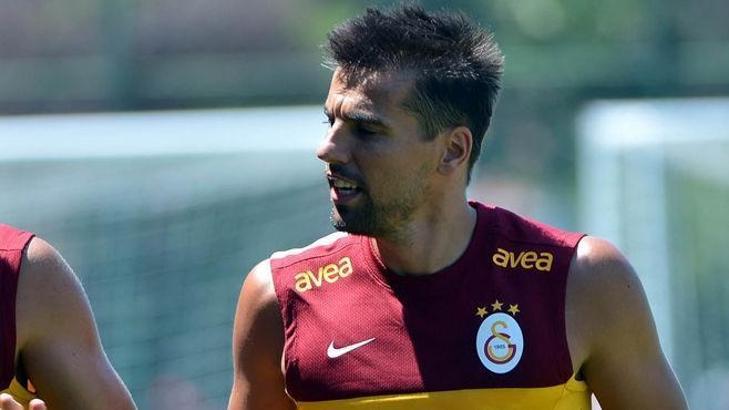 Milan Baros direkten döndü