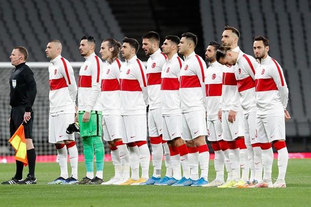 Türkiye - Hollanda | Uğurcan Çakır, kaleyi Mert Günok'tan devraldı