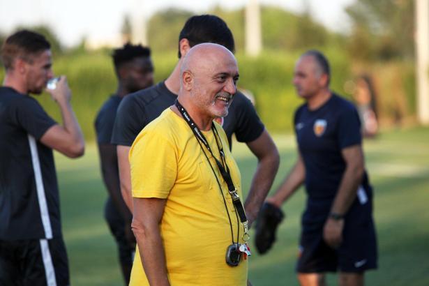 Hikmet Karaman: VAR kesin yanlışı bulmak zorunda