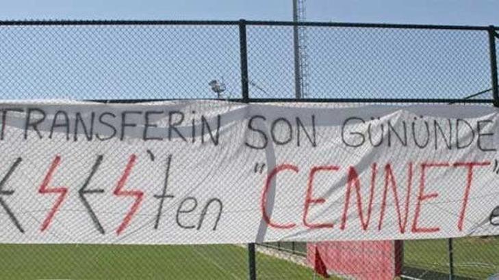 Taraftardan anlamlı pankart