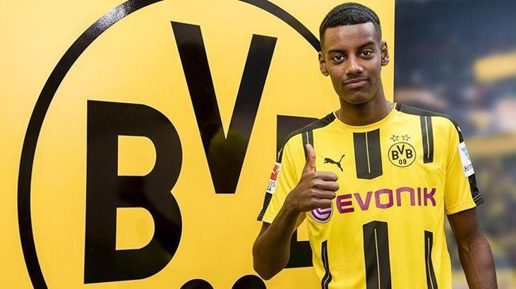 Alexander Isak, Ibrahimovic'in transfer rekorunu kırdı