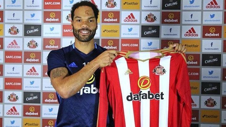 Lescott sezon sonuna kadar Sunderland'de
