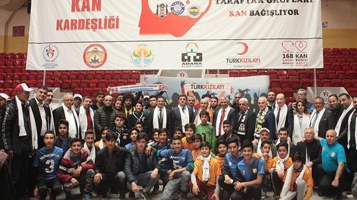 Taraftarların kan kardeşliği!