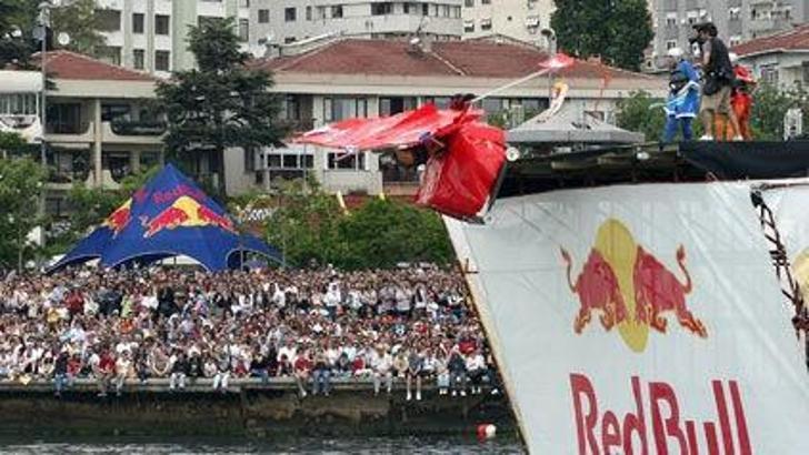 Red Bull kanatlandırır!